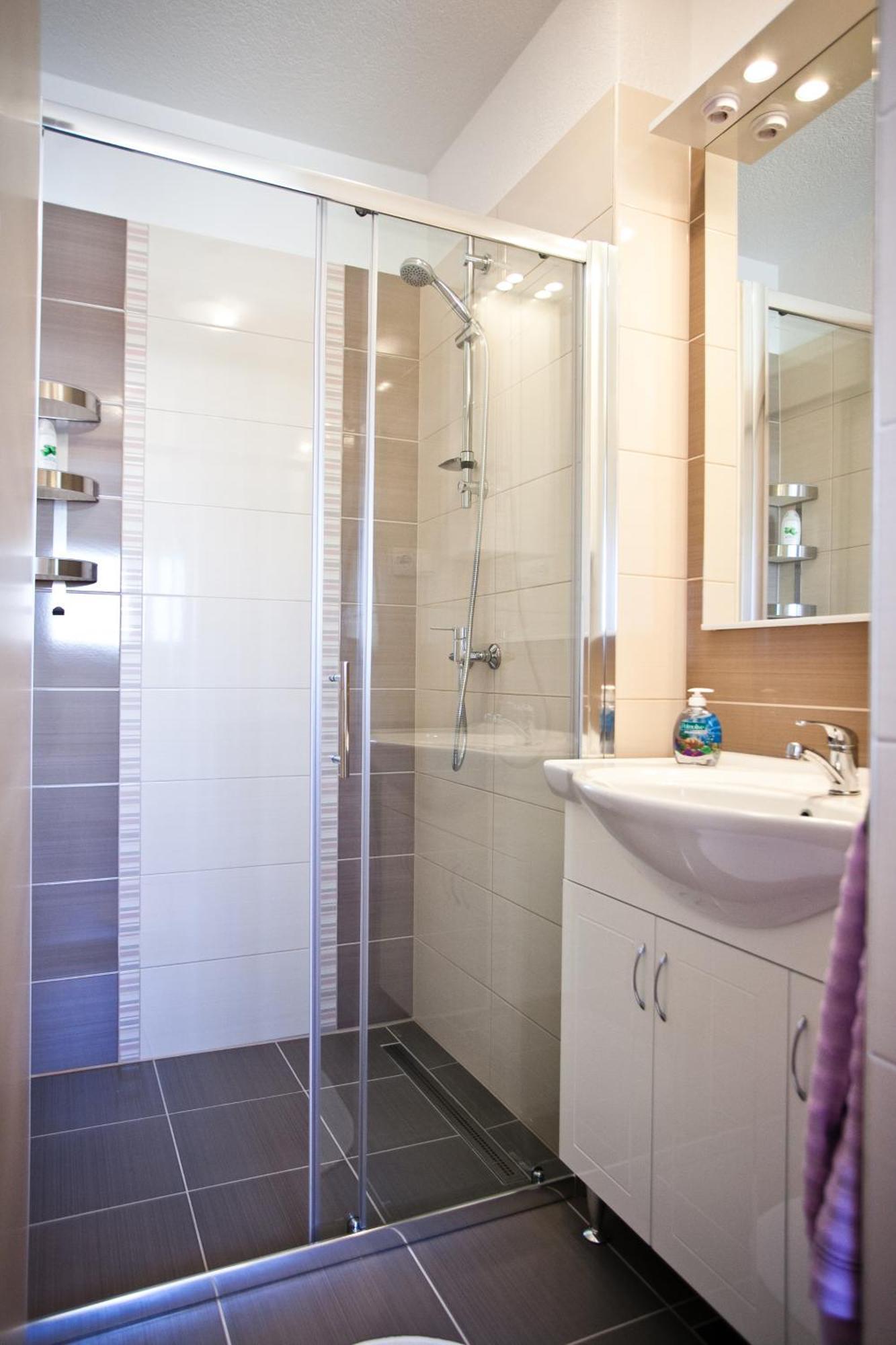 Apartments Medvid Trogir Rum bild