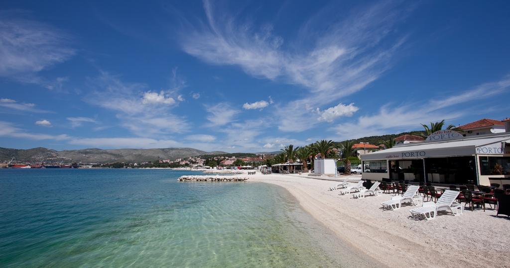 Apartments Medvid Trogir Exteriör bild