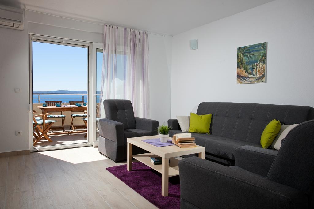 Apartments Medvid Trogir Rum bild