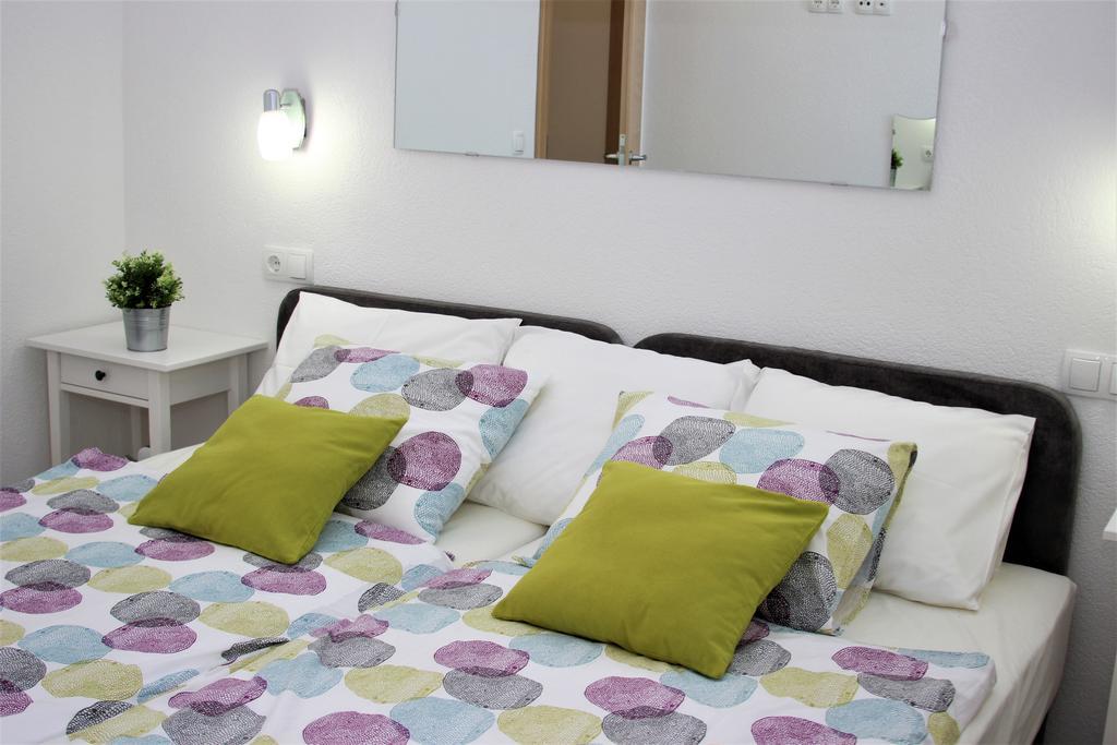 Apartments Medvid Trogir Exteriör bild