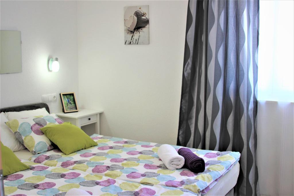 Apartments Medvid Trogir Exteriör bild